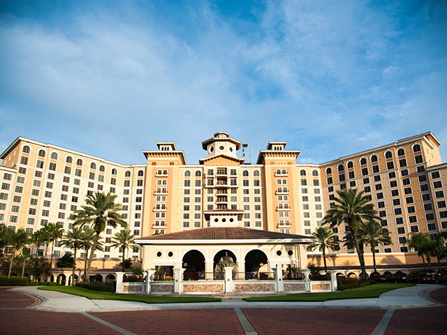 Photographer at Rosen Shingle Creek Orlando